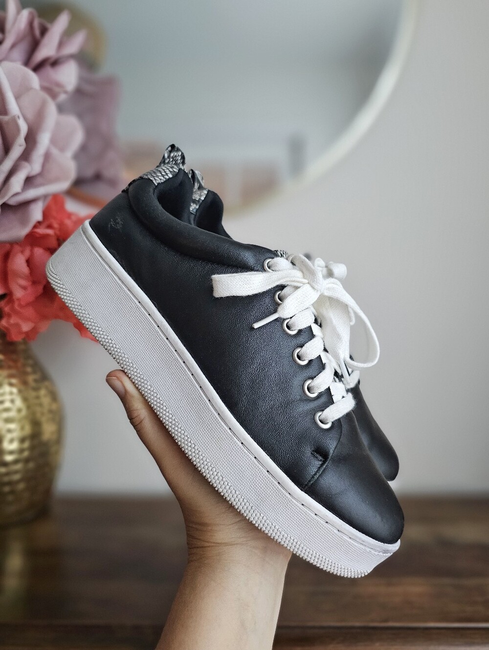 Halogen Black Leather Platform Sneakers Snakeskin Lace Up Low Top Shoes